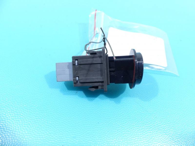 Перемикач кнопка Toyota Auris 84332-02300 — фото деталі 3
