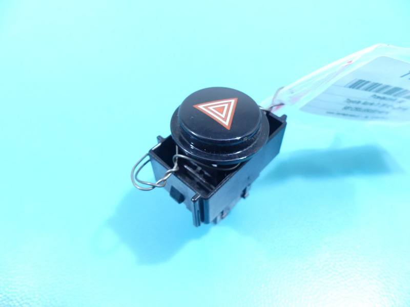 Перемикач кнопка Toyota Auris 84332-02300