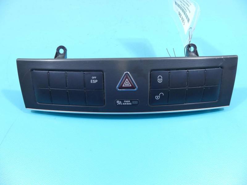 Перемикач кнопка Mercedes C W203 2038215281 — фото деталі 2