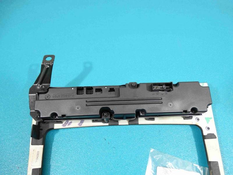 Перемикач кнопка Mercedes C W203 A2036802539 — фото деталі 6