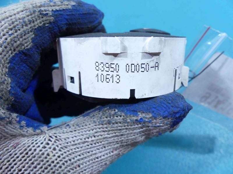Перемикач кнопка Toyota Yaris 3 83950-0D050-A — фото деталі 3