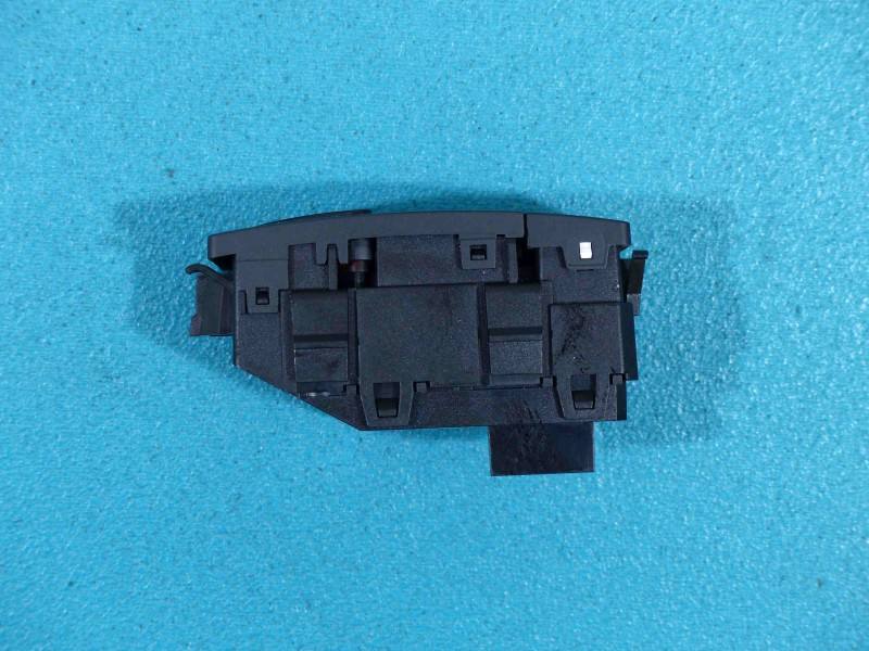 Перемикач кнопка Mercedes E C207 A2128206910 — фото деталі 3