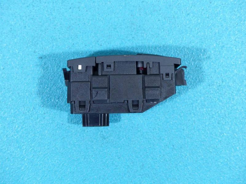 Перемикач кнопка Mercedes E C207 A2128206910 — фото деталі 4