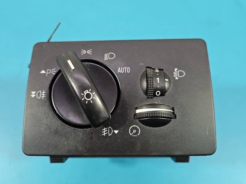 Перемикач кнопка Ford Kuga 7M5T-13A024-CA — фото деталі 2
