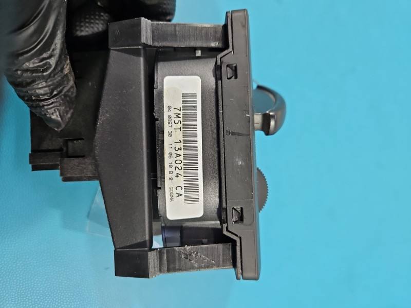 Перемикач кнопка Ford Kuga 7M5T-13A024-CA — фото деталі 7