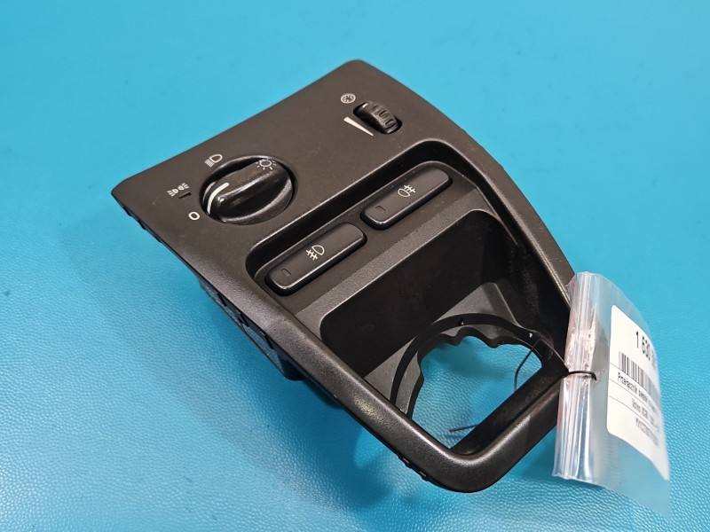 Перемикач кнопка Volvo XC90 8685450