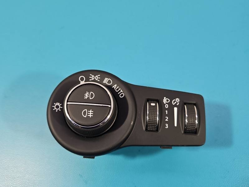 Перемикач кнопка Jeep Renegade 07356965670 — фото деталі 2