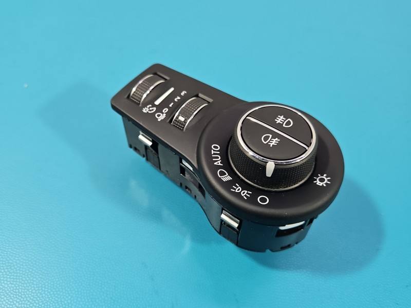 Перемикач кнопка Jeep Renegade 07356965670 — фото деталі 3