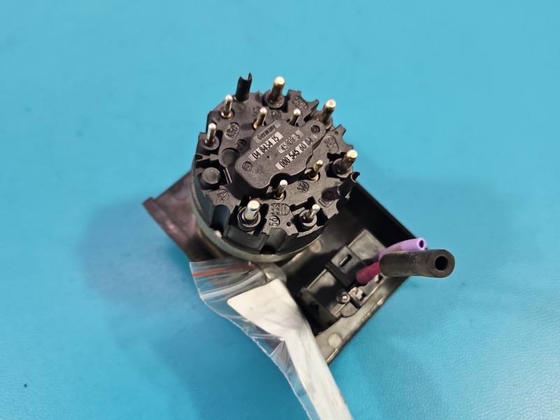 Перемикач кнопка Mercedes C W202 0005456004 — фото деталі 6