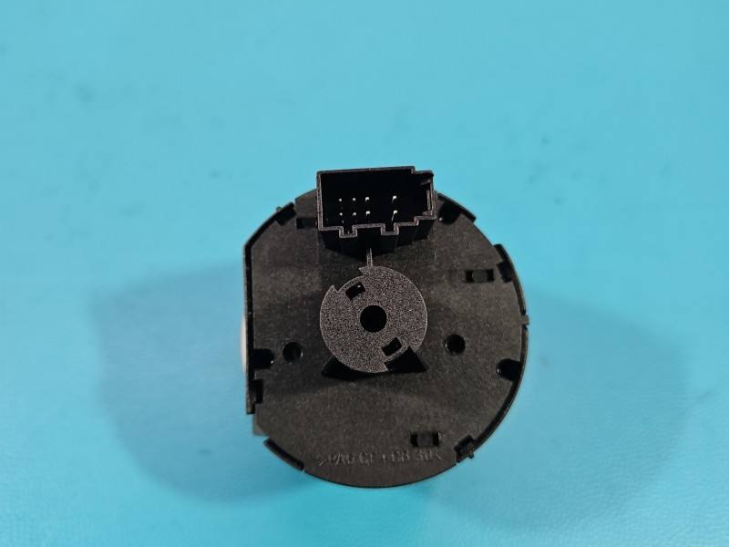 Перемикач кнопка Seat Leon 5G0941431T — фото деталі 4
