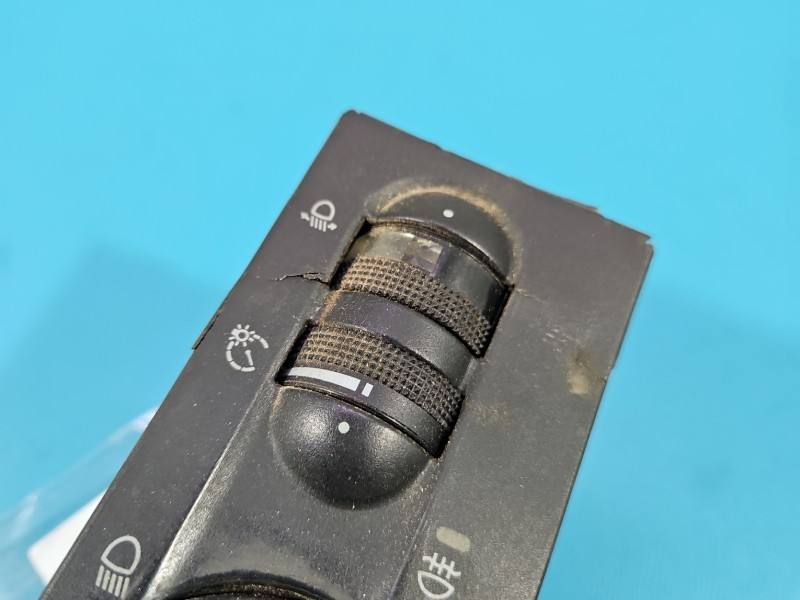 Перемикач кнопка Volkswagen Golf 3 1H6941531N — фото деталі 3