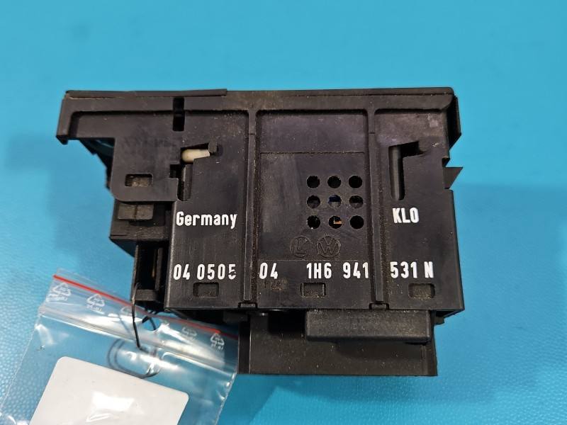 Перемикач кнопка Volkswagen Golf 3 1H6941531N — фото деталі 5