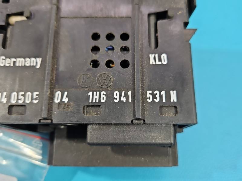 Перемикач кнопка Volkswagen Golf 3 1H6941531N — фото деталі 6