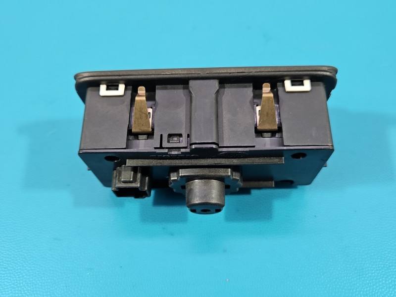 Перемикач кнопка Volvo XC60 30739428 — фото деталі 4