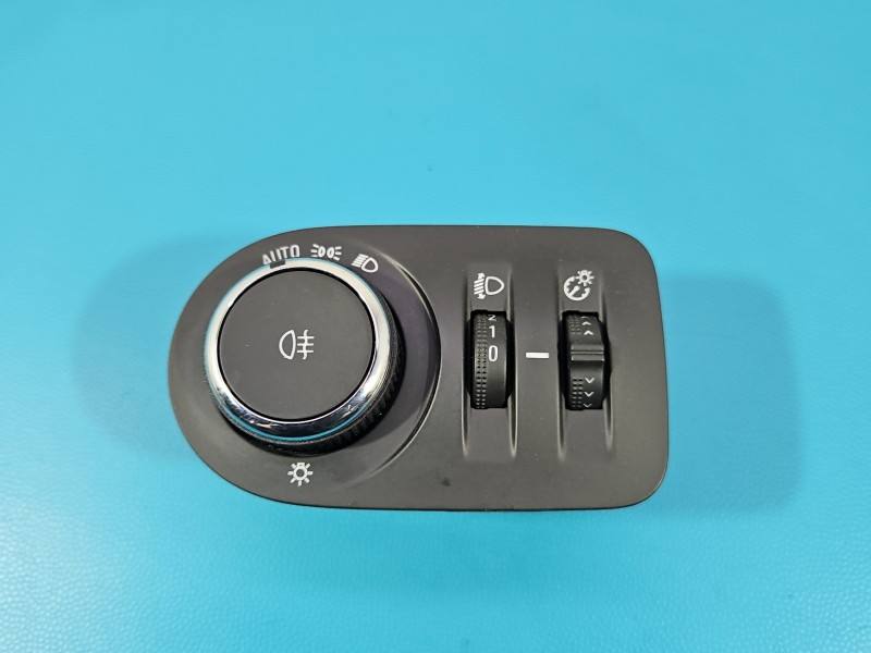 Перемикач кнопка Opel Astra K 39217376