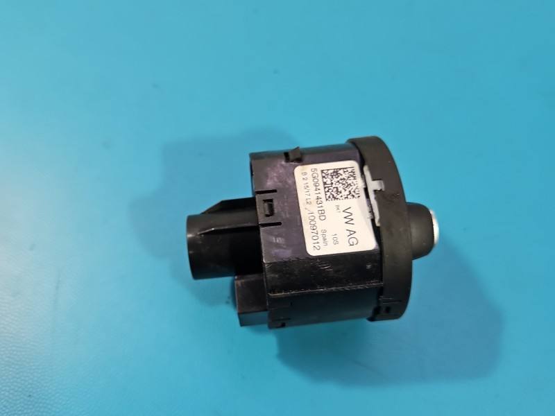 Перемикач кнопка Volkswagen Touran 5G0941431BD — фото деталі 3