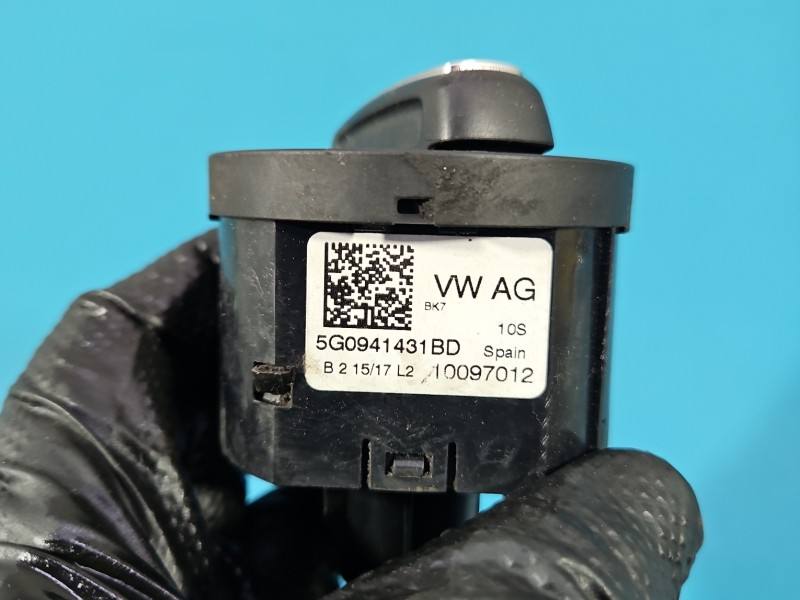 Перемикач кнопка Volkswagen Touran 5G0941431BD — фото деталі 5