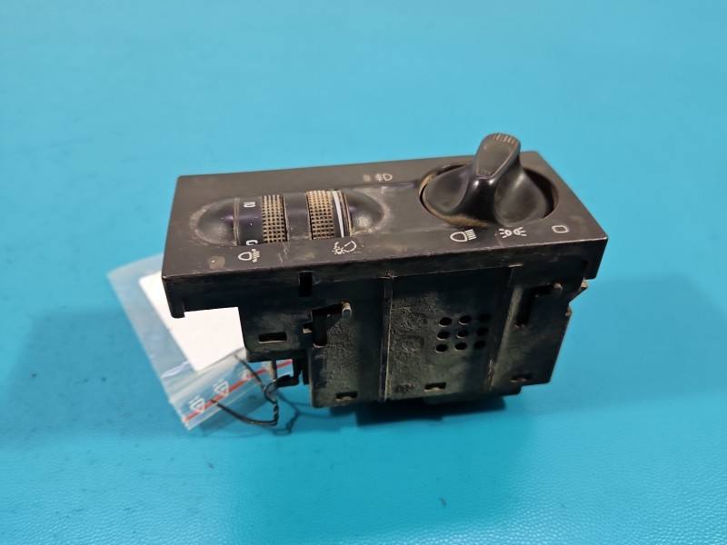 Переключатель кнопка Volkswagen Transporter T4 701941531E — фото детали 3