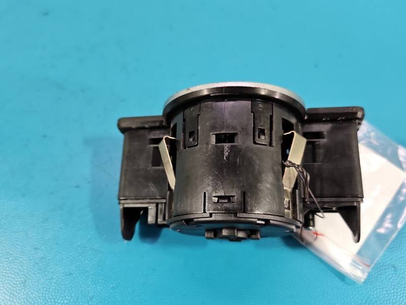 Переключатель кнопка Mercedes C W204 A2049053103 — фото детали 4