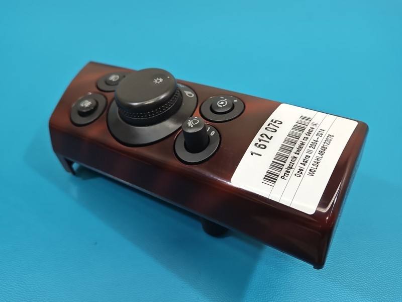 Перемикач кнопка Opel Astra H 13100124