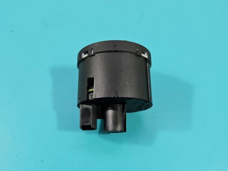 Перемикач кнопка Skoda Fabia 4 565941431C — фото деталі 4
