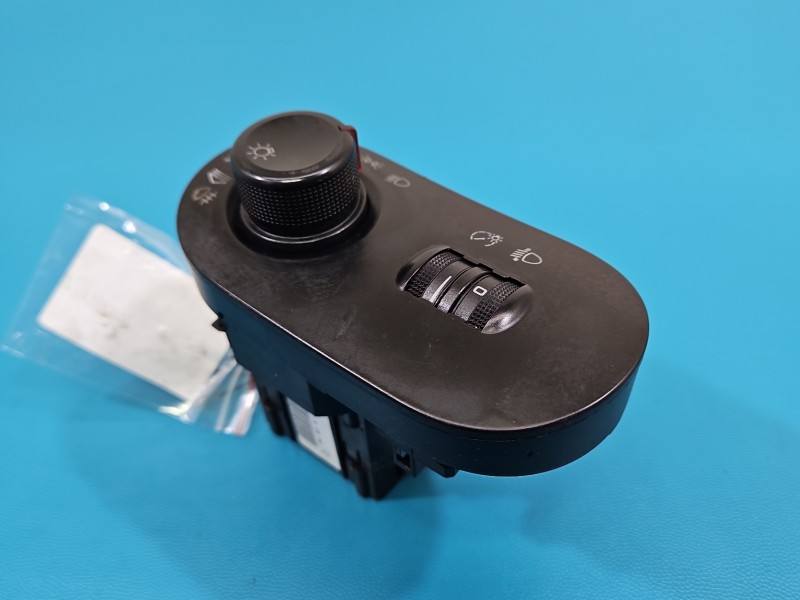 Перемикач кнопка Seat Ibiza 6L1941531AF