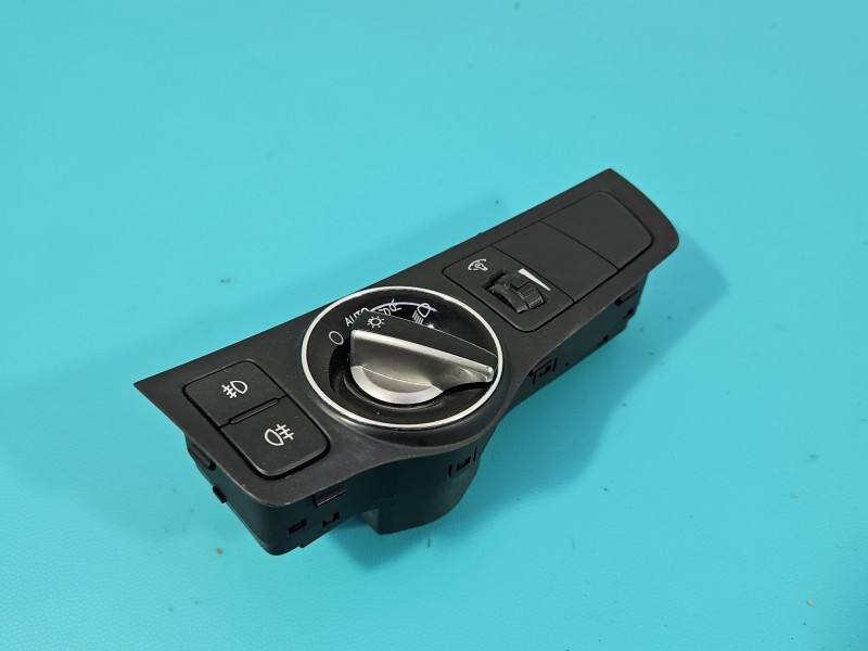 Перемикач кнопка Hyundai I40 93300-3Z050