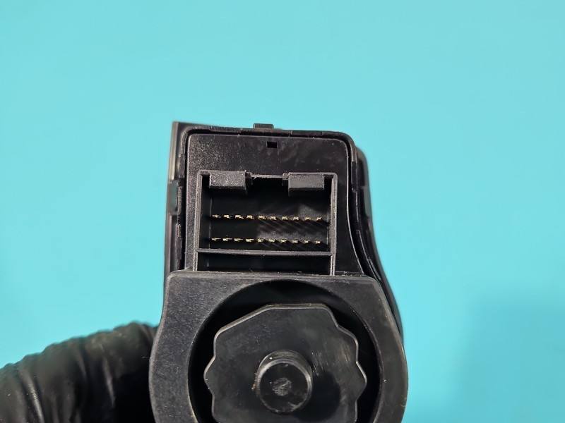 Перемикач кнопка Hyundai I40 93300-3Z050 — фото деталі 5