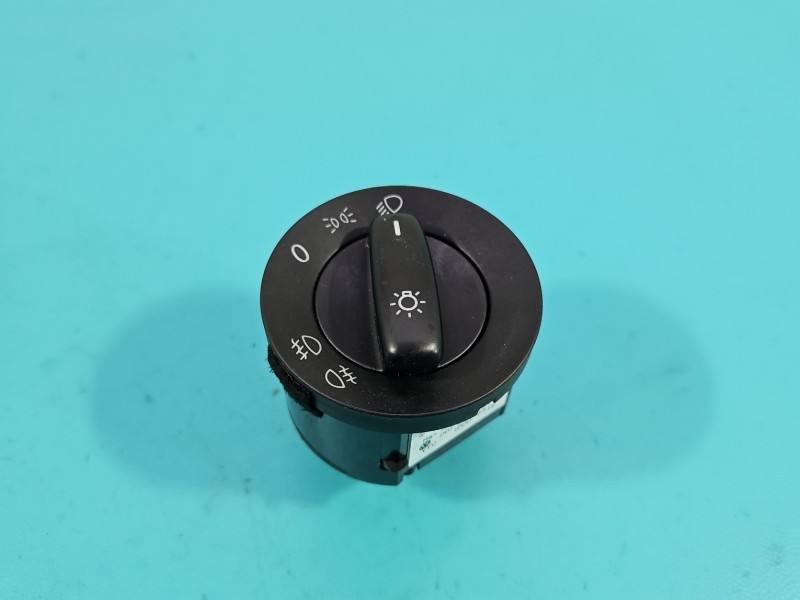 Переключатель кнопка Volkswagen Jetta 1K0941431BD