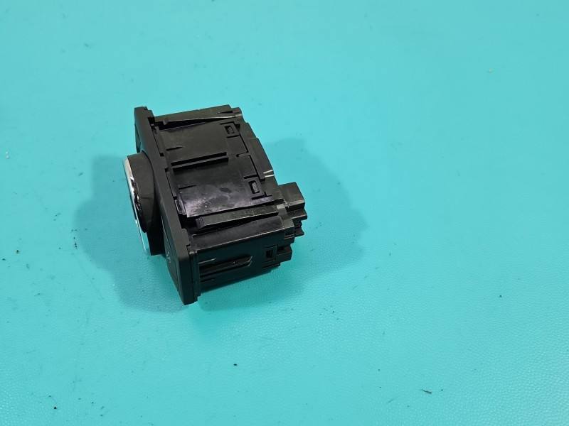 Перемикач кнопка Ford Mondeo DG9T-13D061-HDW — фото деталі 4