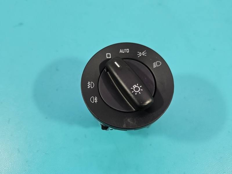 Перемикач кнопка Skoda Yeti 5L0941431E — фото деталі 2
