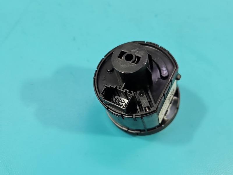 Перемикач кнопка Seat Leon 5G0941431AH — фото деталі 5