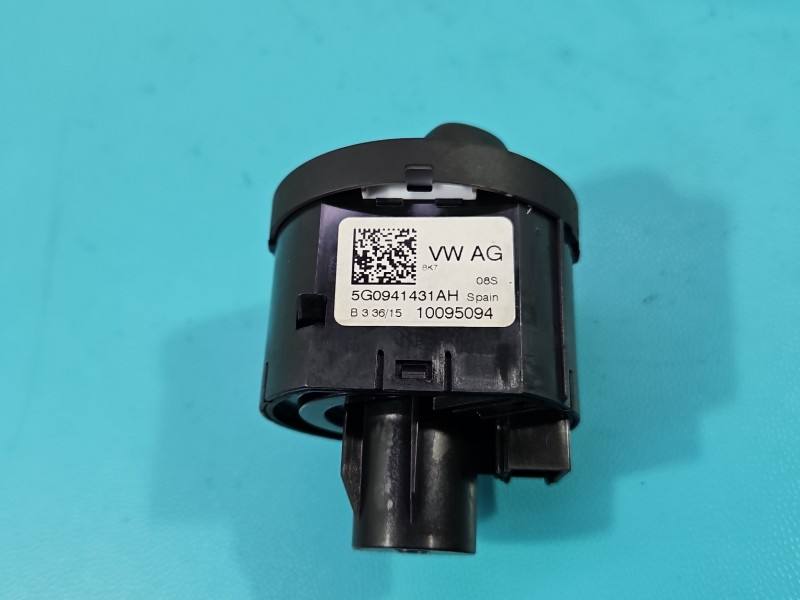 Перемикач кнопка Seat Leon 5G0941431AH — фото деталі 6