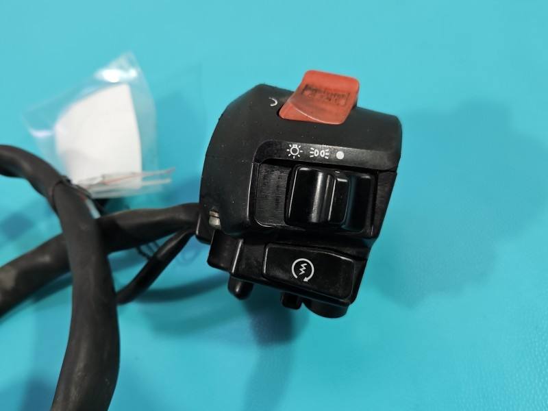 Переключатель кнопка Honda VFR 800 1573193 — фото детали 2