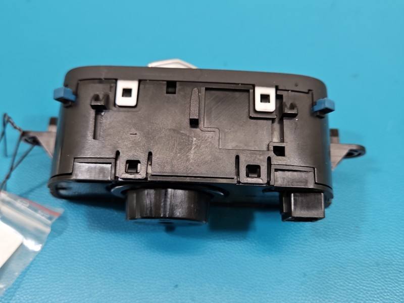 Перемикач кнопка Audi A4 B9 4M0941531AG — фото деталі 7
