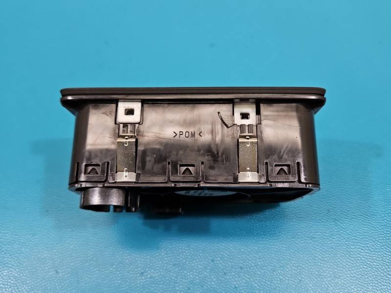 Перемикач кнопка Volkswagen Passat B8 3G0941633H — фото деталі 6