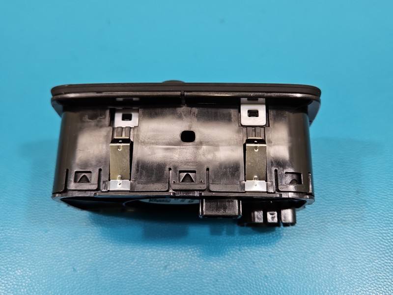 Перемикач кнопка Volkswagen Passat B8 3G0941633H — фото деталі 7