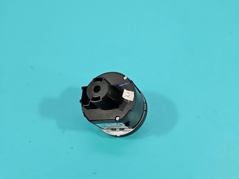 Переключатель кнопка Volkswagen Scirocco 3C8941431A — фото детали 4