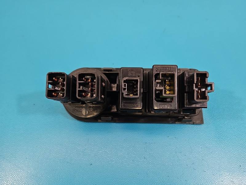 Переключатель кнопка Hyundai H1 93340-4H000 — фото детали 4