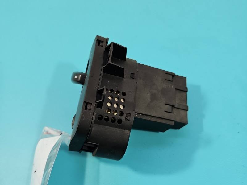 Перемикач кнопка Land Rover Range Rover YUD501480 — фото деталі 3