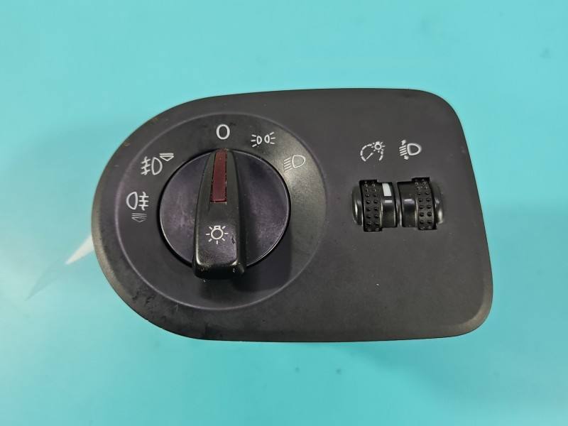 Перемикач кнопка Seat Ibiza 6J1941531A — фото деталі 2