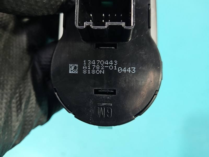 Перемикач кнопка Opel Corsa E 13470443 — фото деталі 6