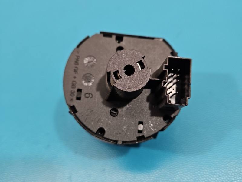Переключатель кнопка Skoda Scala 565941431C — фото детали 5