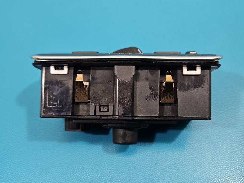 Перемикач кнопка Volvo S60 30739448 — фото деталі 7
