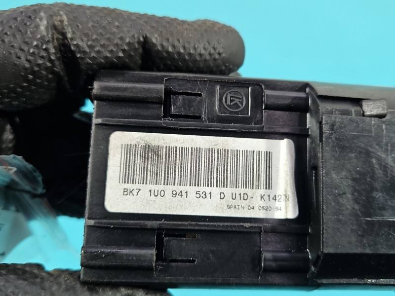Перемикач кнопка Skoda Superb 1 1U0941531D — фото деталі 4
