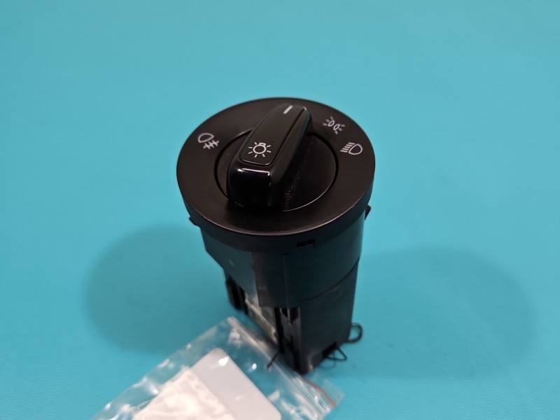 Перемикач кнопка Volkswagen Polo 6R0941531B