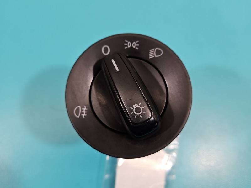 Перемикач кнопка Volkswagen Polo 6R0941531B — фото деталі 2