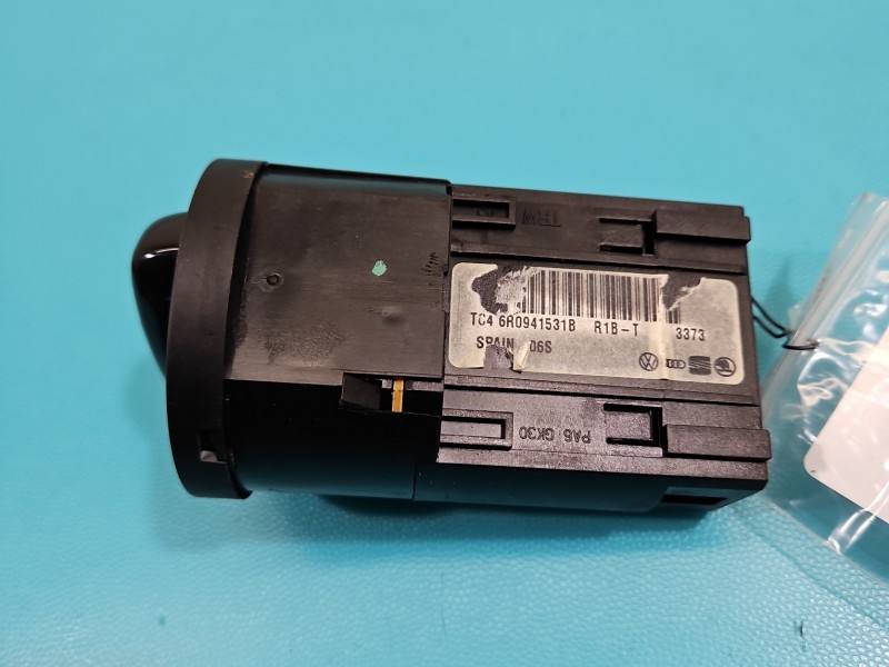 Перемикач кнопка Volkswagen Polo 6R0941531B — фото деталі 3