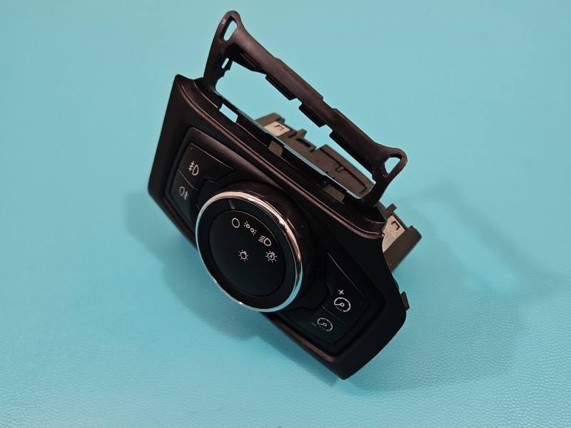 Перемикач кнопка Ford Focus BM5T-13A024-EC