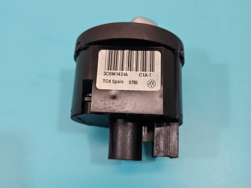 Перемикач кнопка Volkswagen Passat B7 3C8941431A — фото деталі 3